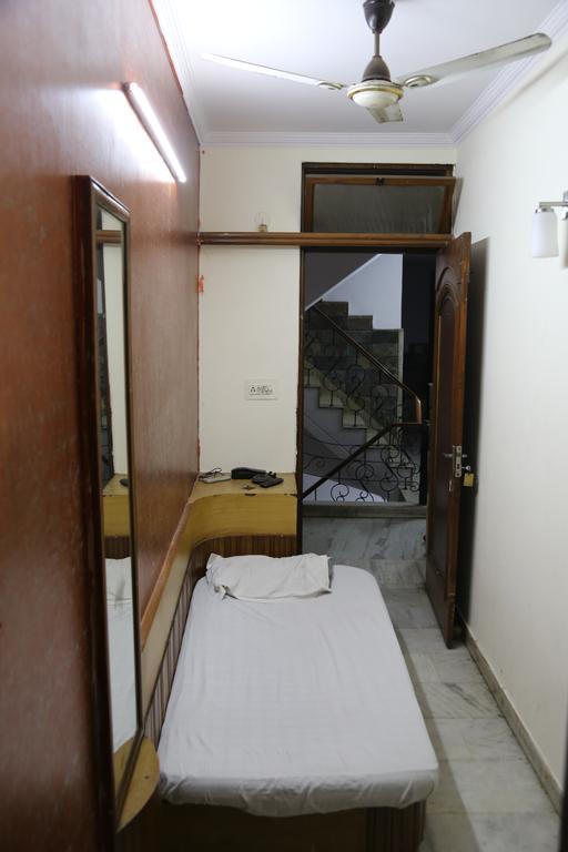 Yes Please Guest House Neu-Delhi Exterior foto